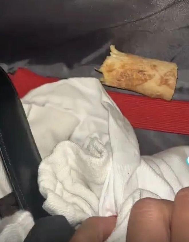 !毛孩子偷偷塞了件东西全网都被暖哭了…开元棋牌app出差打开行李箱直接泪崩(图2) !毛孩子偷偷塞了件东西全网都被暖哭了…开元棋牌app出差打开行李箱直接泪崩(图2)